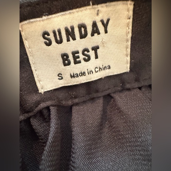 Aritzia Sunday Best Mayday cropped satin blouse - Picture 5 of 8